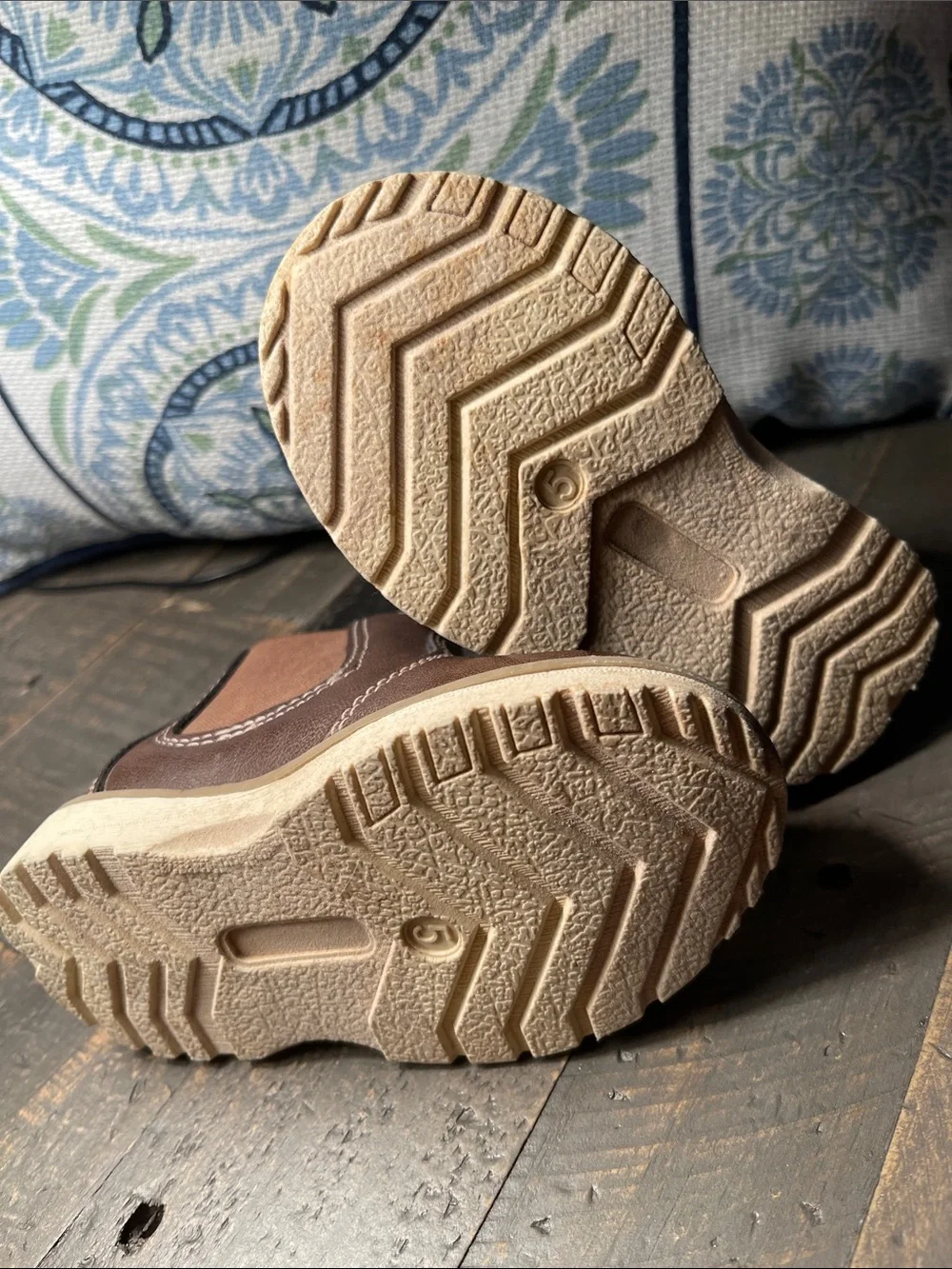 OLD NAVY  Kids Classic Chelsea Brown-Boot Classic Slip-On Style